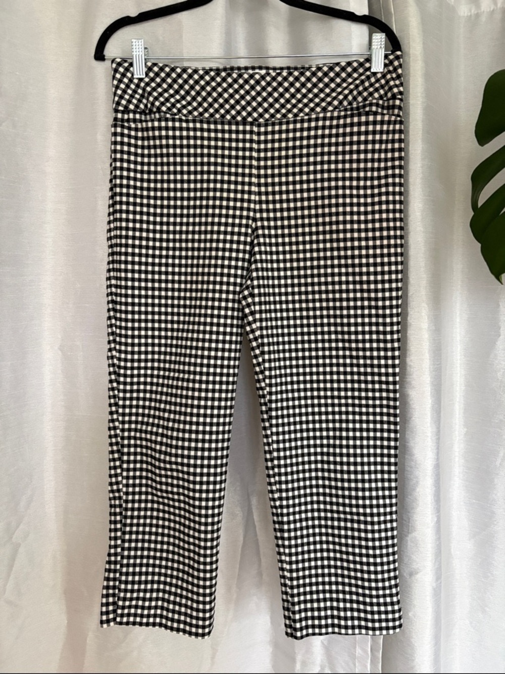 Black & White Gingham Capri Pants
